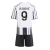 Camiseta Juventus Dusan Vlahovic #9 Primera Equipación Replica 2025-26 para niños mangas cortas (+ Pantalones cortos) Camiseta Juventus Dusan Vlahovic #9 Primera Equipación Replica 2025-26 para niños mangas cortas (+ Pantalones cortos)